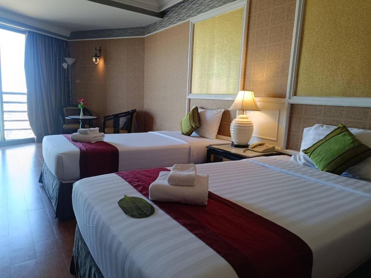 First Pacific Cirrus Hotel Pattaya Ngoại thất bức ảnh