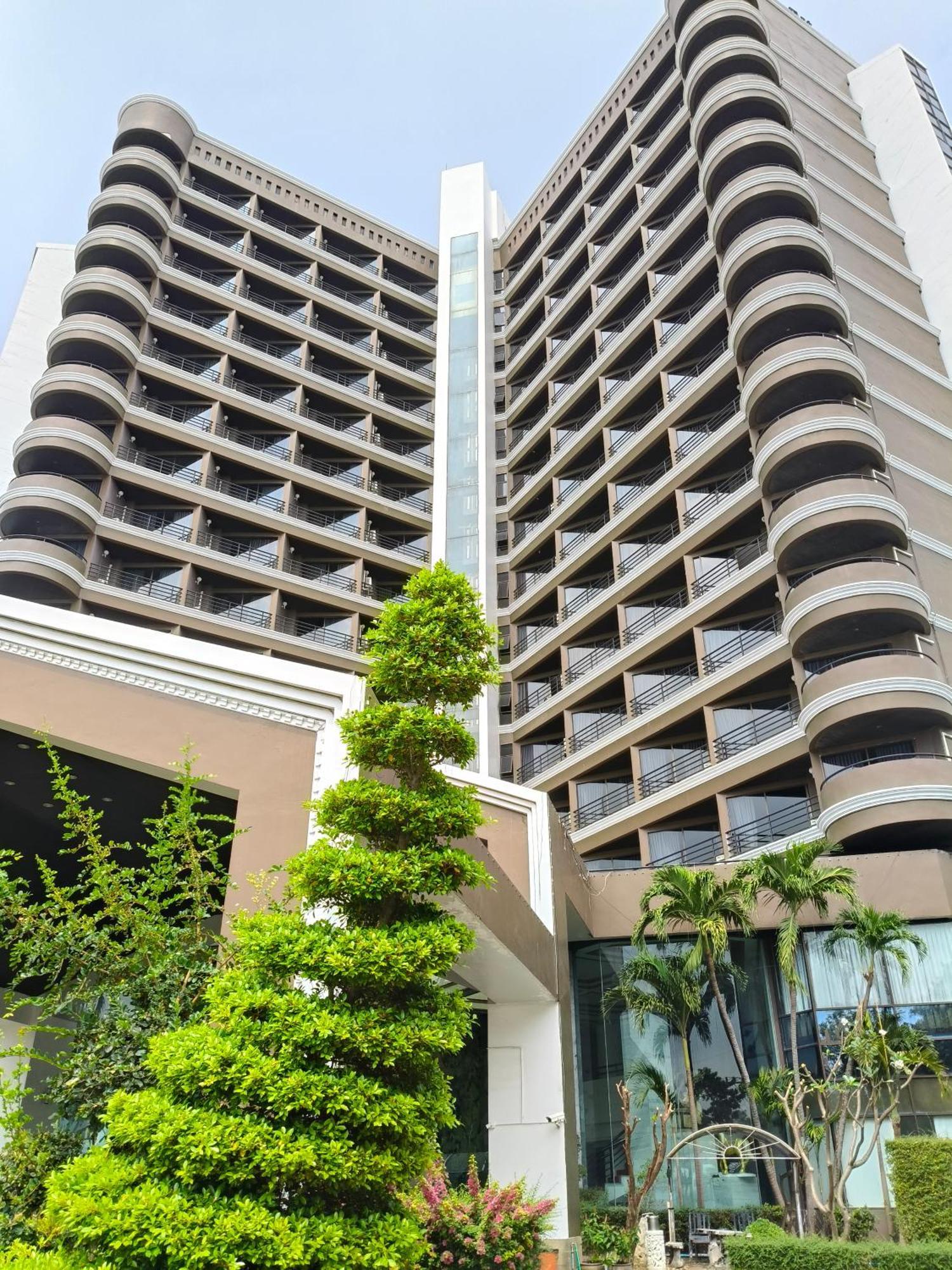 First Pacific Cirrus Hotel Pattaya Ngoại thất bức ảnh