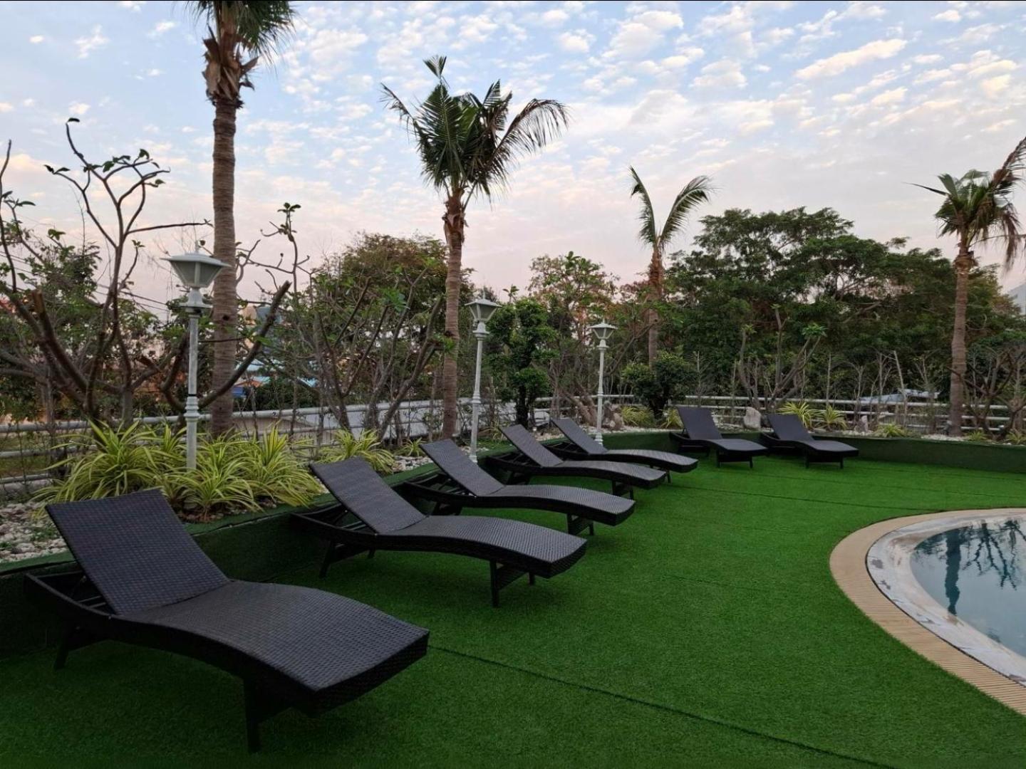 First Pacific Cirrus Hotel Pattaya Ngoại thất bức ảnh
