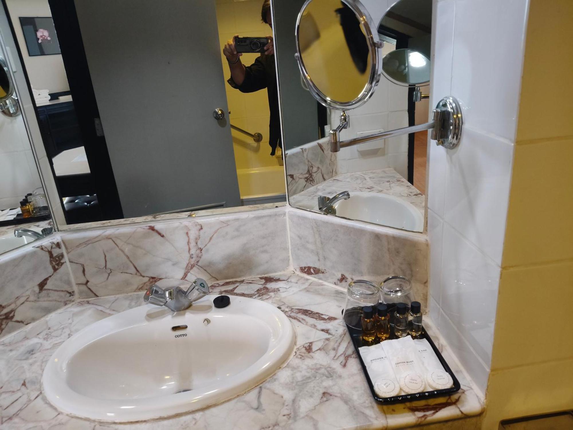 First Pacific Cirrus Hotel Pattaya Phòng bức ảnh