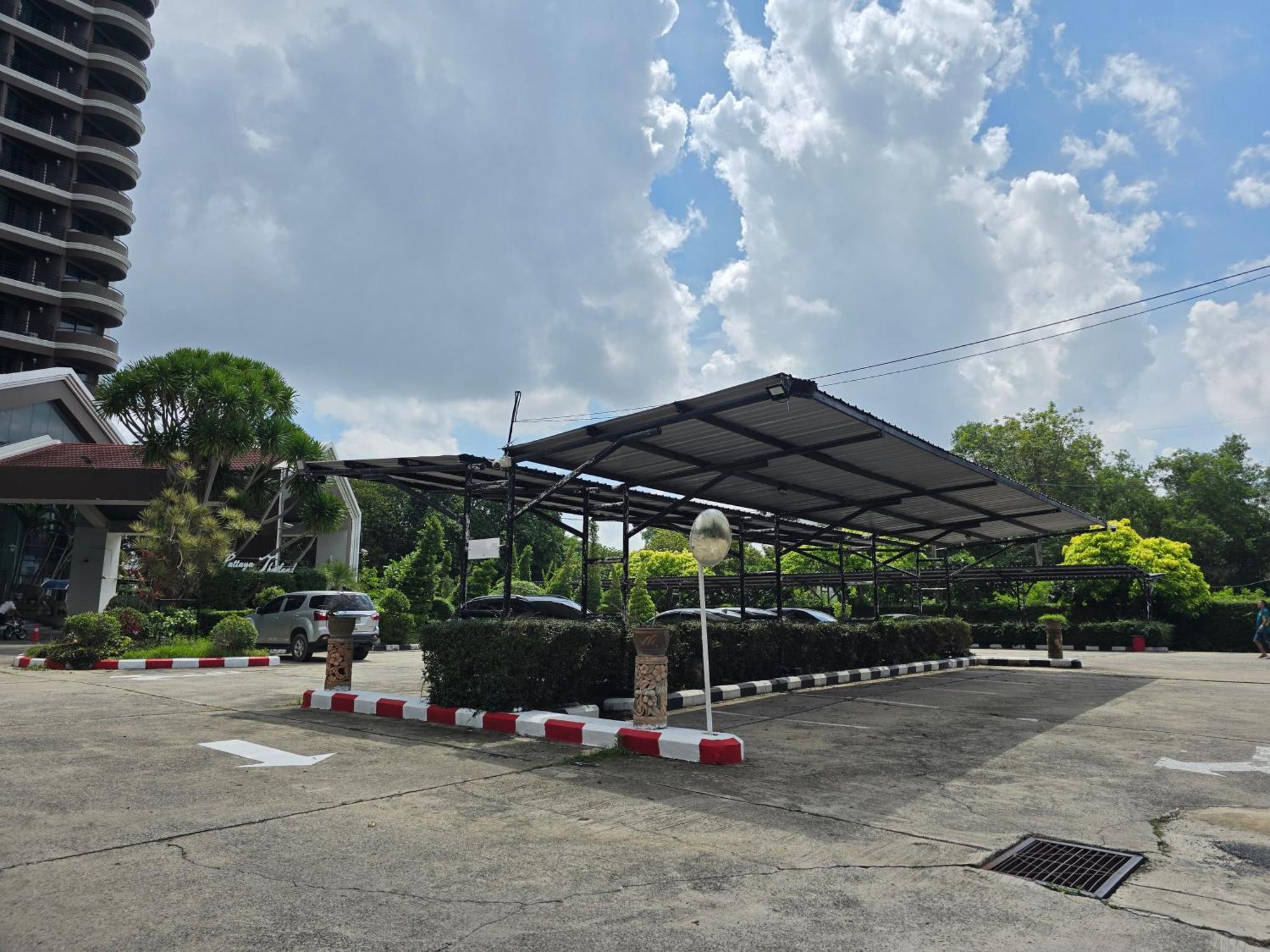 First Pacific Cirrus Hotel Pattaya Ngoại thất bức ảnh