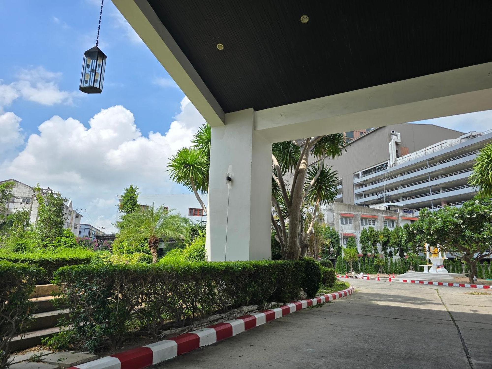 First Pacific Cirrus Hotel Pattaya Ngoại thất bức ảnh