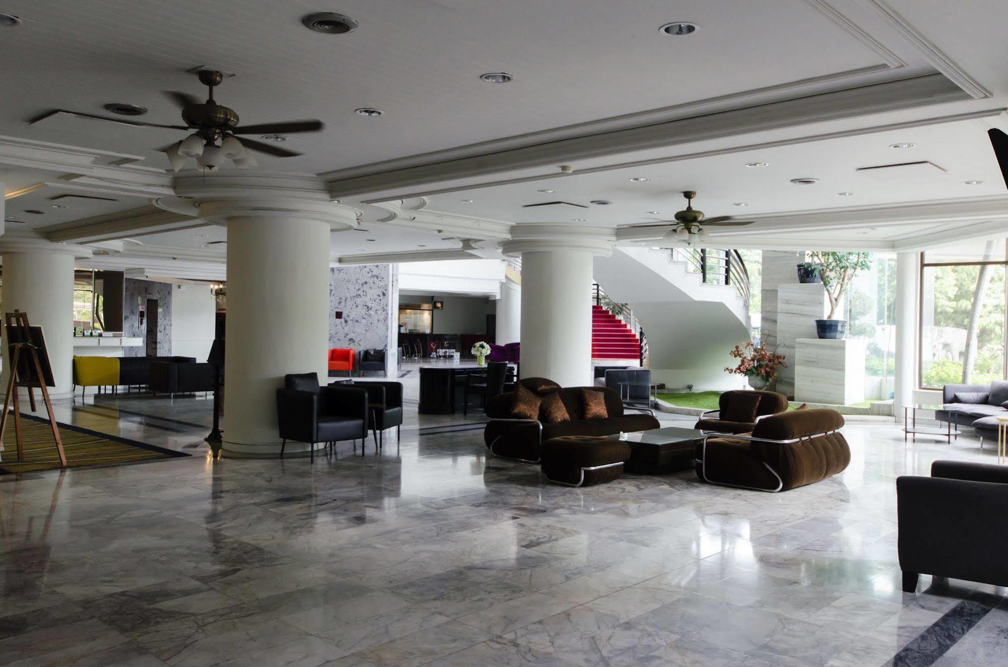 First Pacific Cirrus Hotel Pattaya Ngoại thất bức ảnh